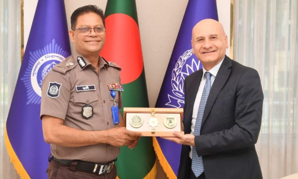 আইজিপির সঙ্গে ইতালির রাষ্ট্রদূতের সাক্ষাৎ