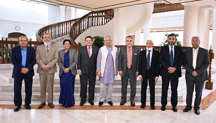 ফেব্রুয়ারিতে নির্বাচন ও গণভোট করতে প্রস্তুত ইসি, প্রধান উপদেষ্টাকে সিইসি