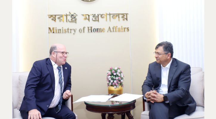 পুলিশের দক্ষতা বাড়াতে আইসিআরসির প্রতি স্বরাষ্ট্রমন্ত্রীর আহ্বান