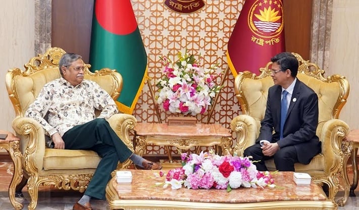 রাষ্ট্রপতির সঙ্গে মন্ত্রিপরিষদ সচিবের সৌজন্য সাক্ষাৎ