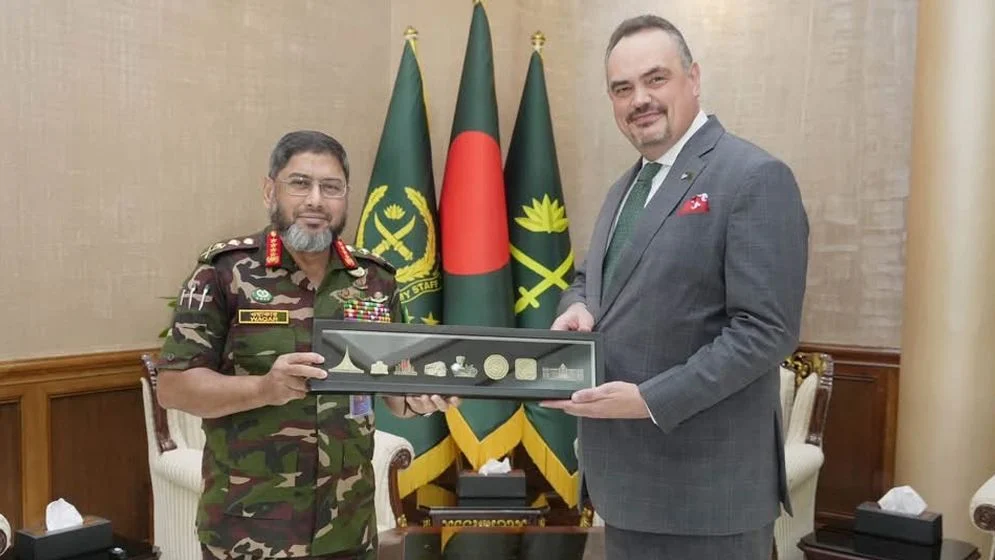 সেনাপ্রধানের সঙ্গে মার্কিন রাষ্ট্রদূতের সৌজন্য সাক্ষাৎ
