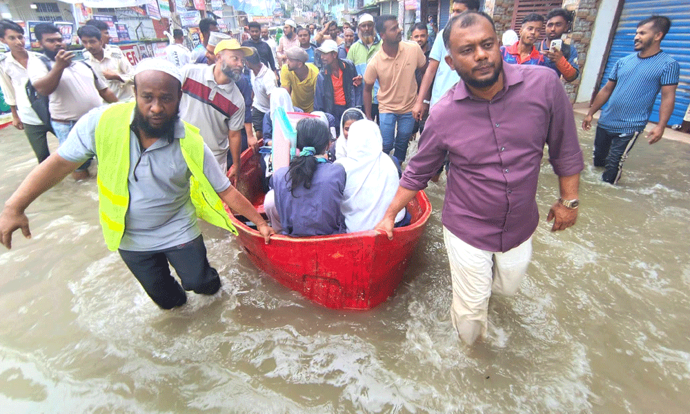 এইচএসসি পরীক্ষাকেন্দ্রে জলাবদ্ধতা : কুমিল্লায় ৭ কলেজ শিক্ষককে ওএসডি
