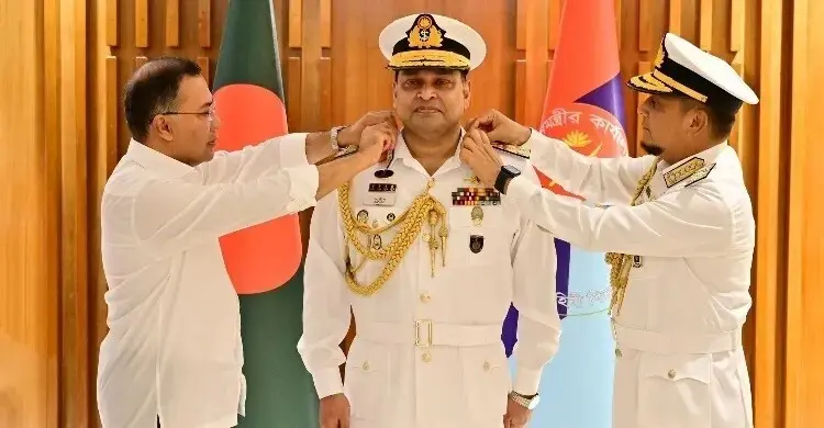 অ্যাডমিরাল পদে পদোন্নতি পেলেন নৌবাহিনী প্রধান খোন্দকার মিসবাহ