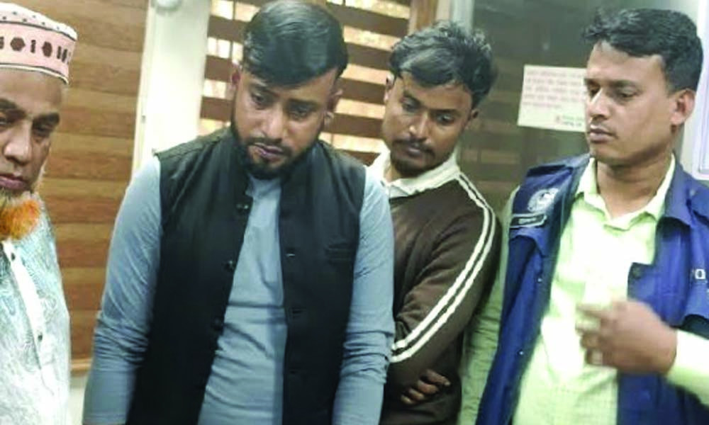 কেরানীগঞ্জে জাল নামজারিতে জমি রেজিস্ট্রির চেষ্টা, আটক ৩