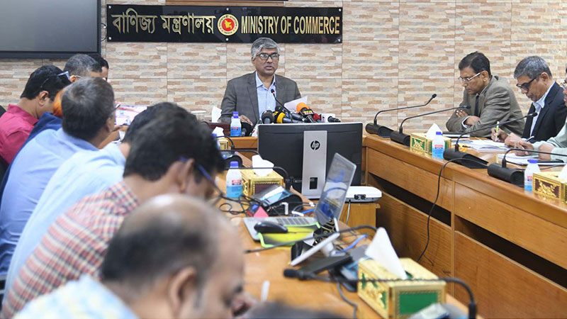 ব্যাংক আইন উপেক্ষা করে সাবেক আমলা জাকির খানের পদবিলাস