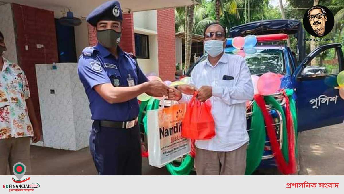 আলফাডাঙ্গায় ফুলসজ্জিত গাড়ীতে চড়ে অবসরে গেলেন পুলিশ সদস্য
