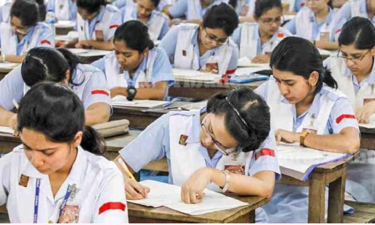 ঘূর্ণিঝড়ের কারণে পাঁচ শিক্ষা বোর্ডের রোববারের এসএসসি ও সমমানের পরীক্ষা স্থগিত