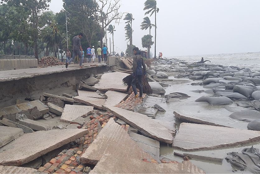 উদ্বোধনের আগেই সমুদ্রে বিলীন ৫ কোটি টাকার মেরিন ড্রাইভ