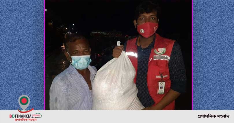 গাজীপুরে জেলা প্রশাসকের নির্দেশনায় ৫৮০ পরিবারের মধ্যে ত্রাণ বিতরণ
