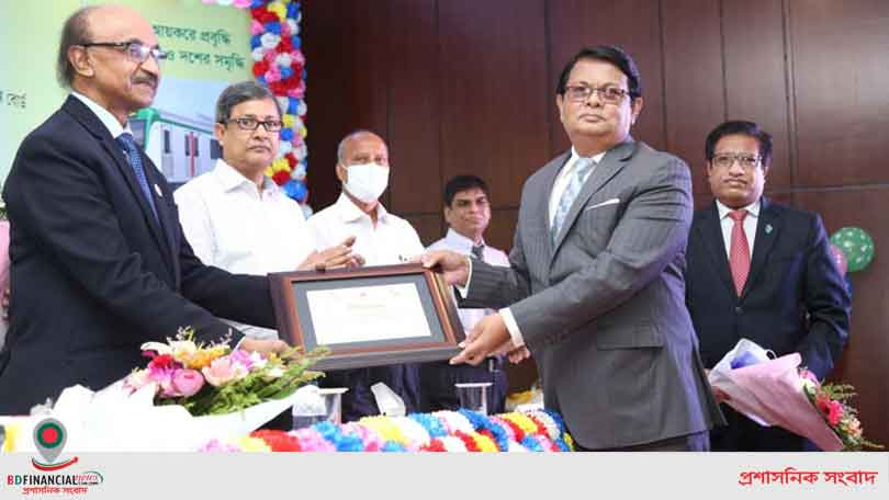 ব্যাংক খাতে অন্যতম শীর্ষ করদাতার বিশেষ সম্মাননা পেল দ্য প্রিমিয়ার ব্যাংক
