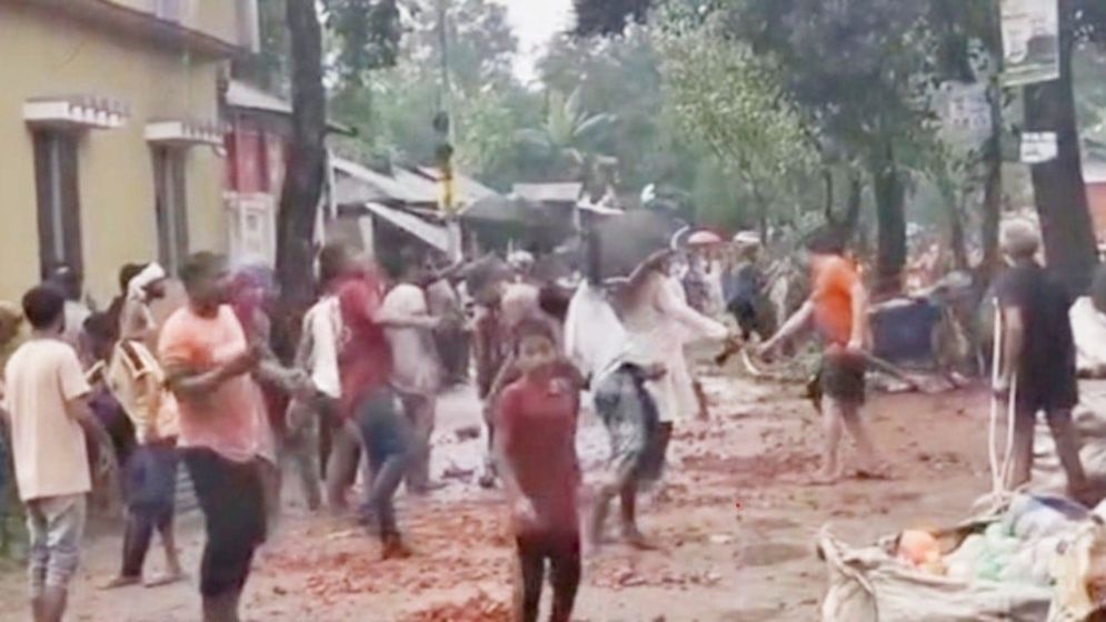 হবিগঞ্জে দুই গ্রামবাসীর সংঘর্ষ, ওসিসহ আহত অর্ধশতাধিক