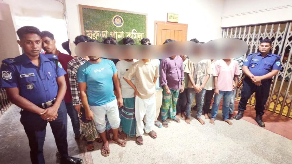 কুমিল্লায় কিশোর গ্যাংয়ের বিরুদ্ধে অভিযান, আটক ৩৫৩