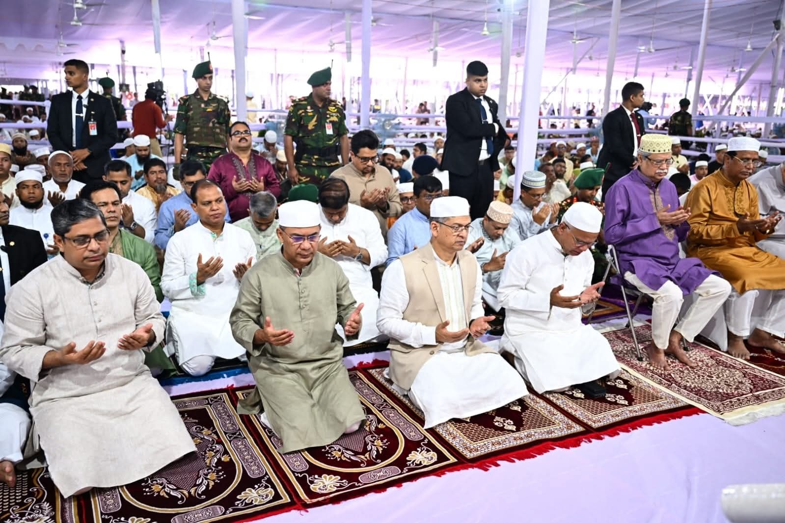 স্কুলব্যাগে লুকানো ছিল ৪০ হাজার ইয়াবা, ২ জন গ্রেপ্তার