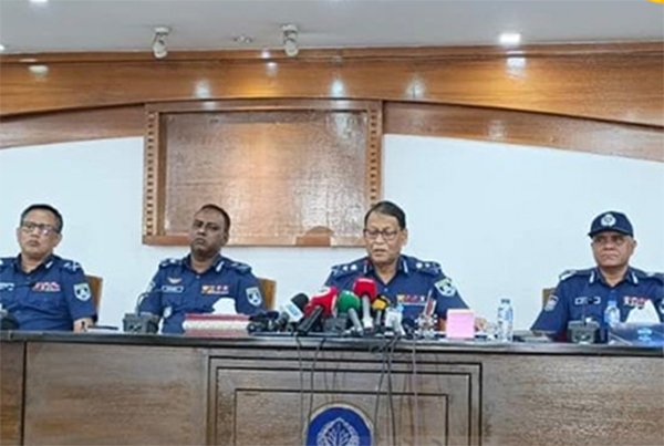 দুর্গাপূজা কেন্দ্র করে সারাদেশে ৪৯ বিচ্ছিন্ন ঘটনা, গ্রেফতার ১৯