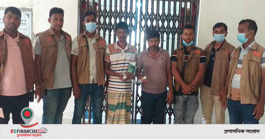 মানিকগঞ্জ জেলা ডিবির অভিযানে হেরোইন ও জাল নোটসহ আটক ২