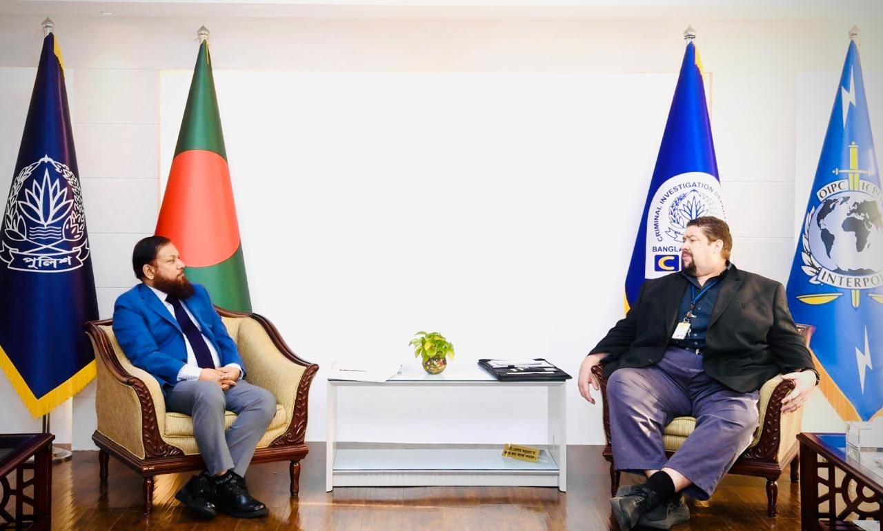 সিআইডি প্রধানের সাথে মার্কিন দূতাবাস প্রতিনিধিদলের সৌজন্য সাক্ষাৎ