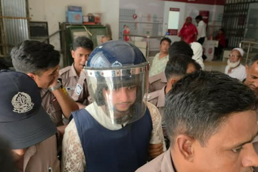 তৌহিদ আফ্রিদি প্রতারণা মামলায় ফের গ্রেফতার