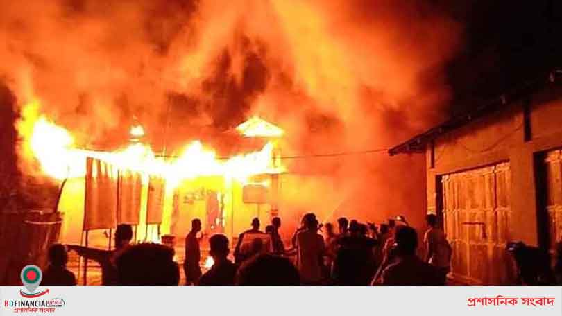 পটুয়াখালী নিউ মার্কেটে ভয়াবহ আগুন, দুই ঘণ্টার চেষ্টায় নিয়ন্ত্রণে