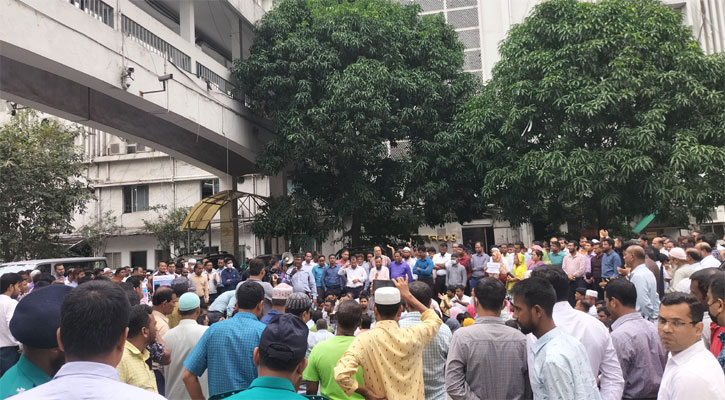 চাকরির অধ্যাদেশ বাতিলের দাবিতে সচিবালয়ে টানা ৫ দিনের মতো বিক্ষোভ