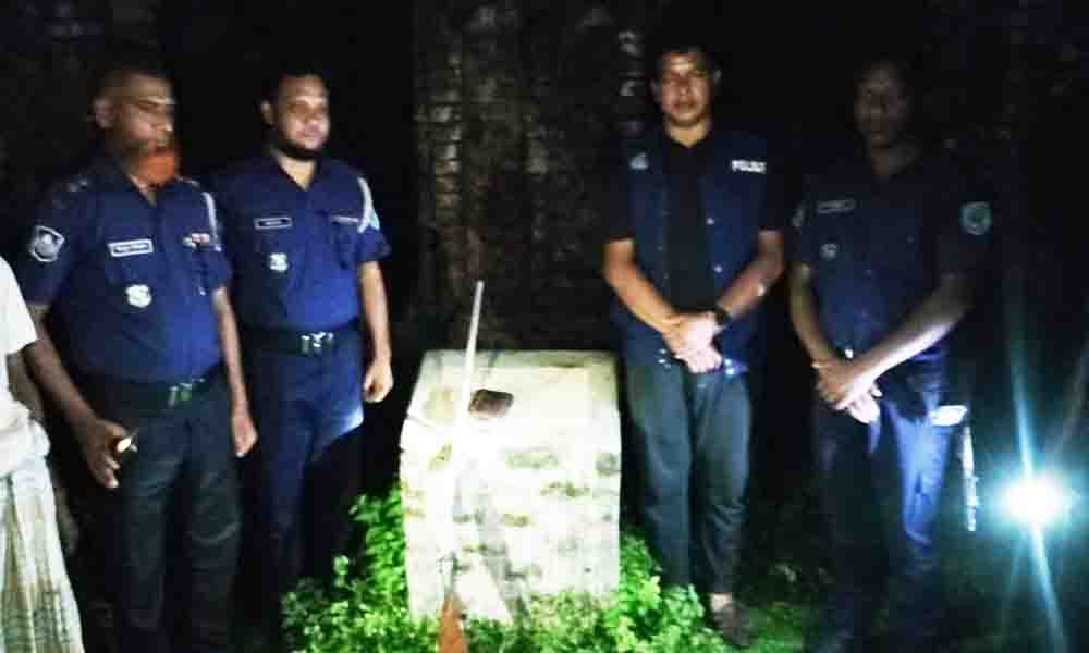 পীরগাছায় পরিত্যক্ত জমিদার বাড়ি থেকে বন্দুক-গুলি উদ্ধার