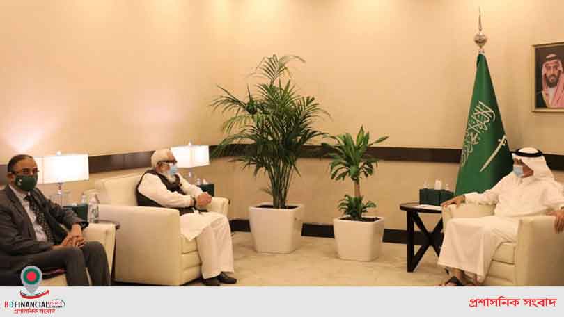 হাতিয়ার মেঘনা নদীতে ২টি ট্রলার ডুবি, নিহত ১
