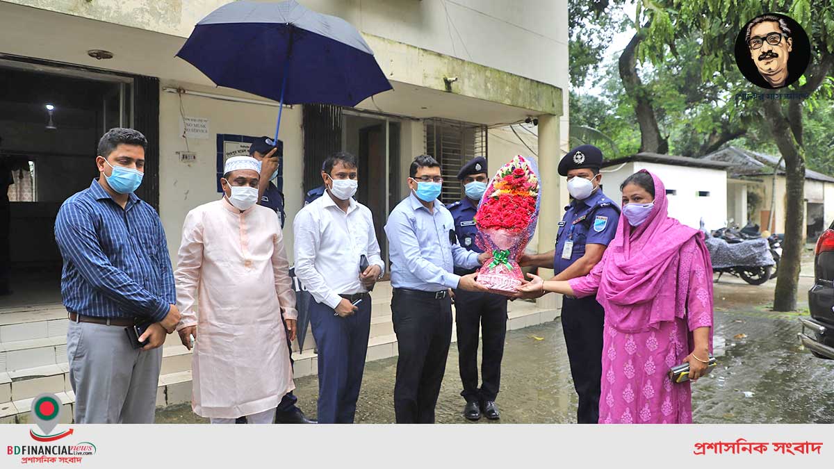 নরসিংদী জেলা প্রশাসক এর শিবপুর মডেল থানা পরিদর্শন