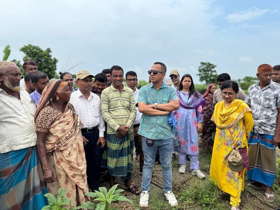 ফরিদপুর সদর উপজেলার নর্থ চ্যানেল ইউনিয়নে জেলা প্রশাসকের নেতৃত্বে দিনব্যাপী বিভিন্ন উন্নয়ন, জনসচেতনতামূলক ও জনকল্যাণমূলক কর্মসূচি অনুষ্ঠিত