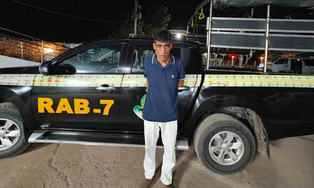 ২৮ বছর পালিয়ে থাকার পর র‍্যাবের হাতে ধরা পটিয়ার খোরশেদ