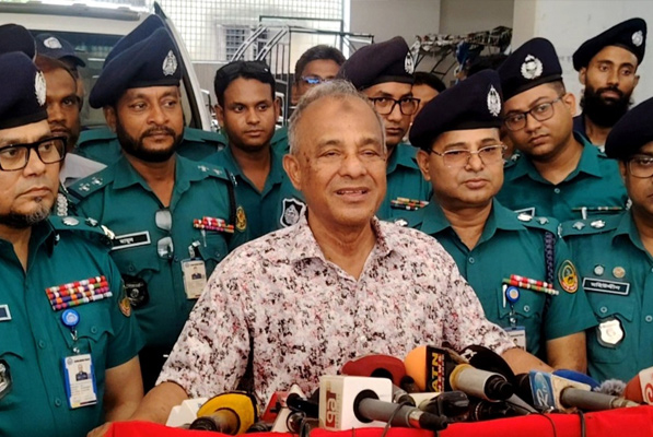 মামলা বাণিজ্যের সঙ্গে জড়িত কাউকে ছাড় নয়: স্বরাষ্ট্র উপদেষ্টা