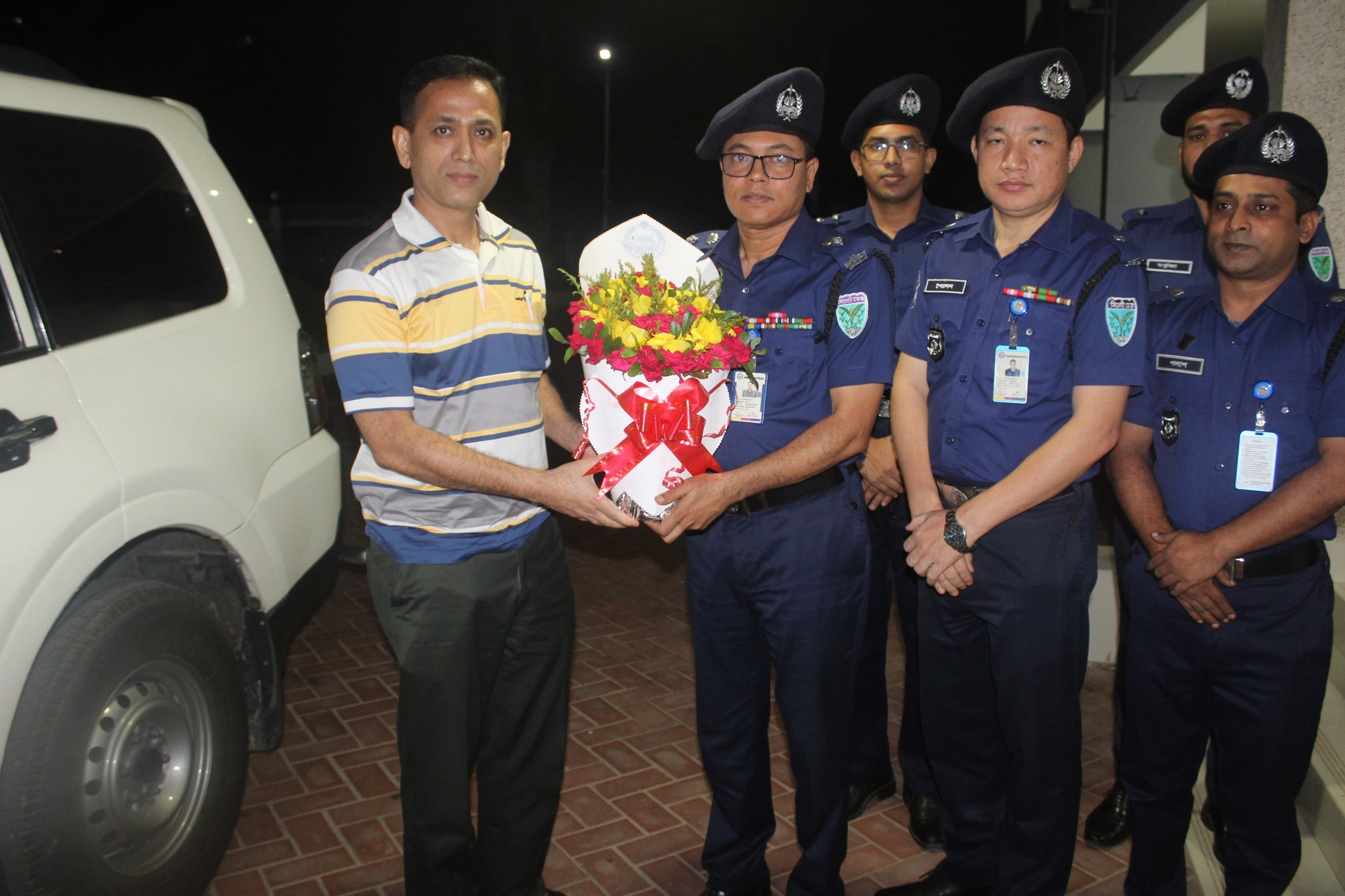 অ্যাডিশনাল ডিআইজি হবিগঞ্জ জেলায় আগমণ উপলক্ষে ফুলেল শুভেচ্ছা