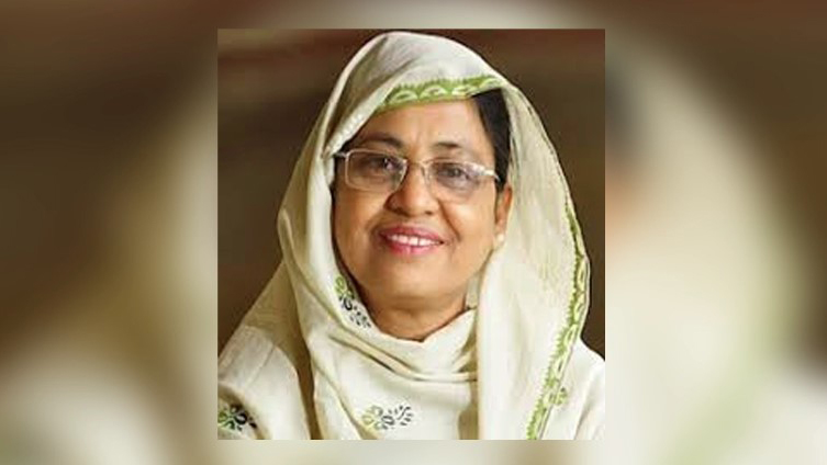 পাঁচ তারকা হোটেলে স্বামীর জন্মদিন উদযাপন মিথিলার