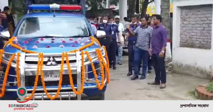 গাজীপুরের পুলিশ পরিদর্শক (নি.) মো. নাজমুল হুদাকে বিদায় জানিয়ে বাড়ি পৌঁছে দিল কাপাসিয়া থানা পুলিশ