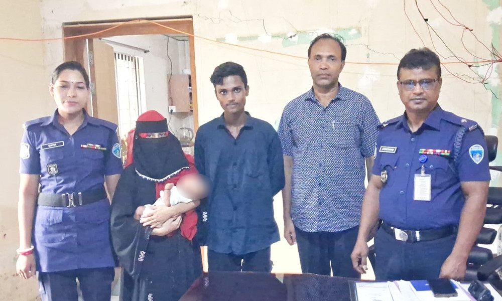 বোয়ালখালীতে বিক্রি হওয়া শিশুকে মা-বাবার কোলে ফিরিয়ে দিল পুলিশ