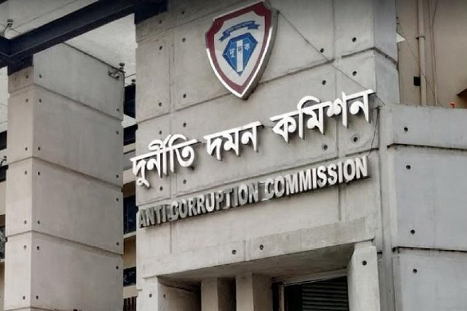 স্ত্রীসহ বিমান বাহিনীর সাবেক প্রধান হান্নানের আয়কর নথি জব্দ