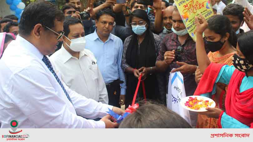 ফরিদপুরে অতিরিক্ত সচিব ও জেলা প্রশাসকের টিটিসি পরিদর্শন