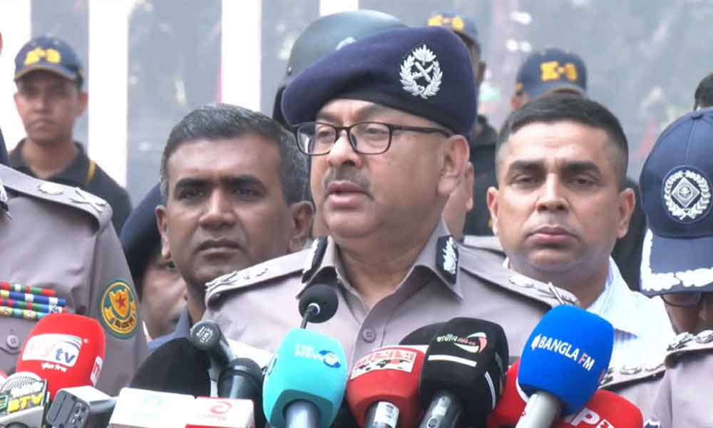 একুশে ফেব্রুয়ারি ঘিরে নিরাপত্তার শঙ্কা নেই : ডিএমপি কমিশনার