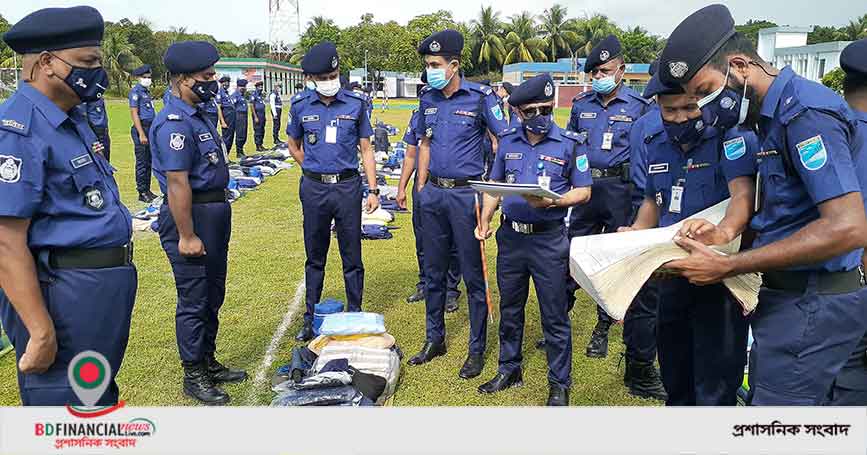 শরীয়তপুর পুলিশ লাইন্সে জেলা পুলিশের কিট প্যারেড অনুষ্ঠিত
