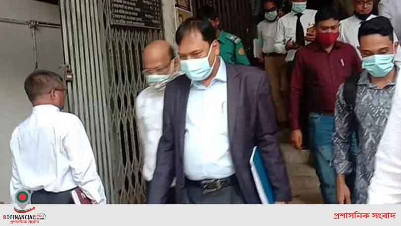আত্মসমর্পণ : ২০ হাজার টাকা মুচলেকায় জামিন পেলেন স্বাস্থ্যের সাবেক ডিজি