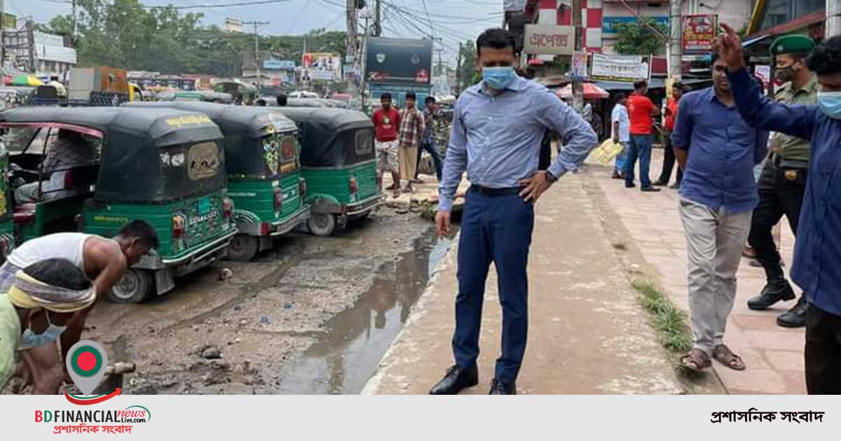 আনোয়ারায় উপজেলা প্রশাসনের উদ্যোগে ড্রেন পরিস্কার