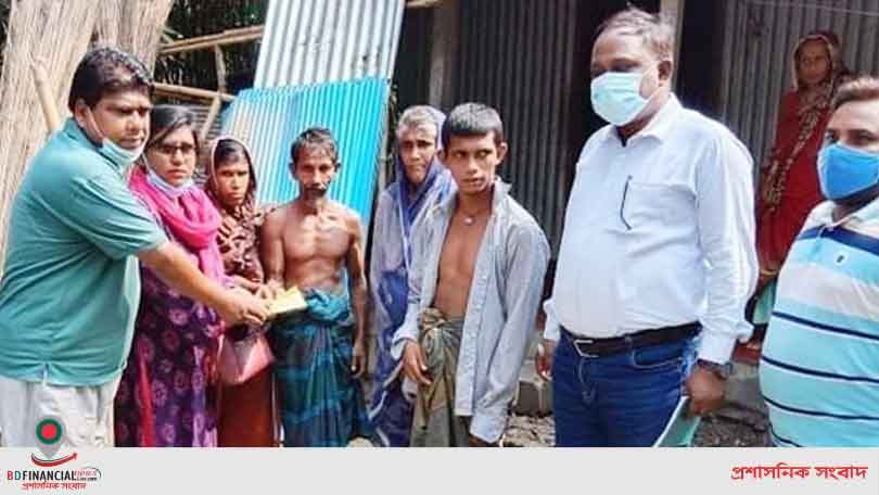 শিকলবন্দী সেই আব্দুর রহিমের পাশে দাঁড়াল ফরিদপুর জেলা প্রশাসন