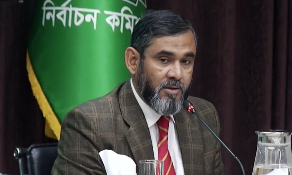 পোস্টাল ব্যালটে একজনের ভোট অন্য কেউ দেওয়ার সুযোগ নেই