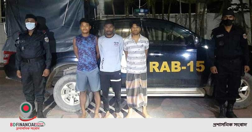 পৃথক অভিযানে ৩০০০০ ইয়াবাসহ ৪ মাদককারবারীকে গ্রেফতার করেছে র্যাব-১৫