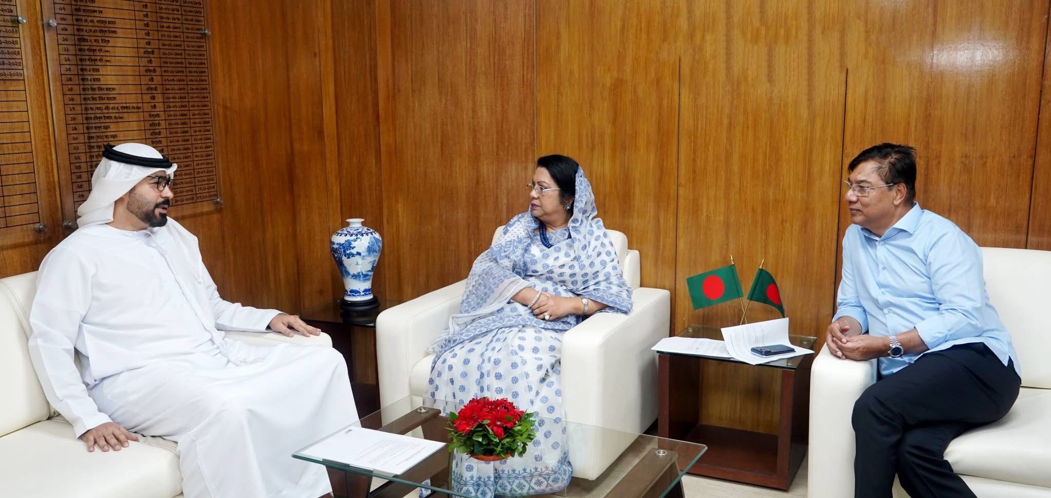 বেসামরিক বিমান পরিবহন ও পর্যটন মন্ত্রণালয়ের মন্ত্রী ও প্রতিমন্ত্রীর সঙ্গে সংযুক্ত আরব আমিরাতের রাষ্ট্রদূতের সৌজন্য সাক্ষাৎ