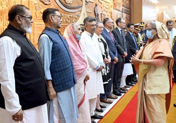 ১৫ দিনের সফরে ঢাকা ছাড়লেন প্রধানমন্ত্রী