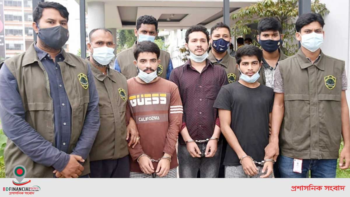 সিটিটিসির বিশেষ অভিযানে নব্য জেএমবির সামরিক শাখার প্রধান প্রশিক্ষক ও বোমা প্রস্তুতকারকসহ তিন জনকে গ্রেফতার