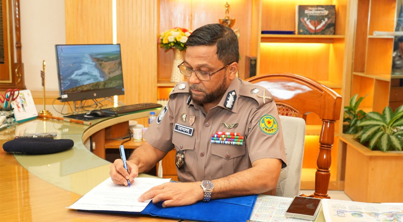দায়িত্ব গ্রহণ করেছেন ডিএমপি নতুন কমিশনার