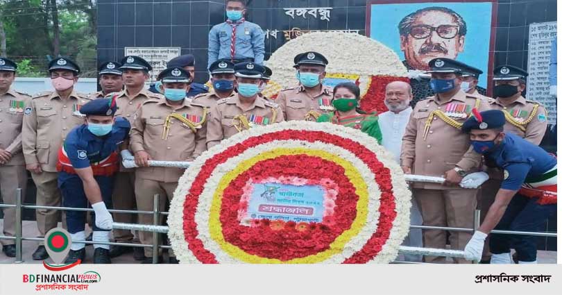 মহান স্বাধীনতা ও জাতীয় দিবসে পটুয়াখালী জেলা পুলিশের শ্রদ্ধাঞ্জলি