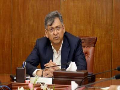 পুলিশ পদকের তালিকায় ত্রুটি, দ্রুতই যাচাই শেষে প্রকাশ হবে: স্বরাষ্ট্রমন্ত্রী
