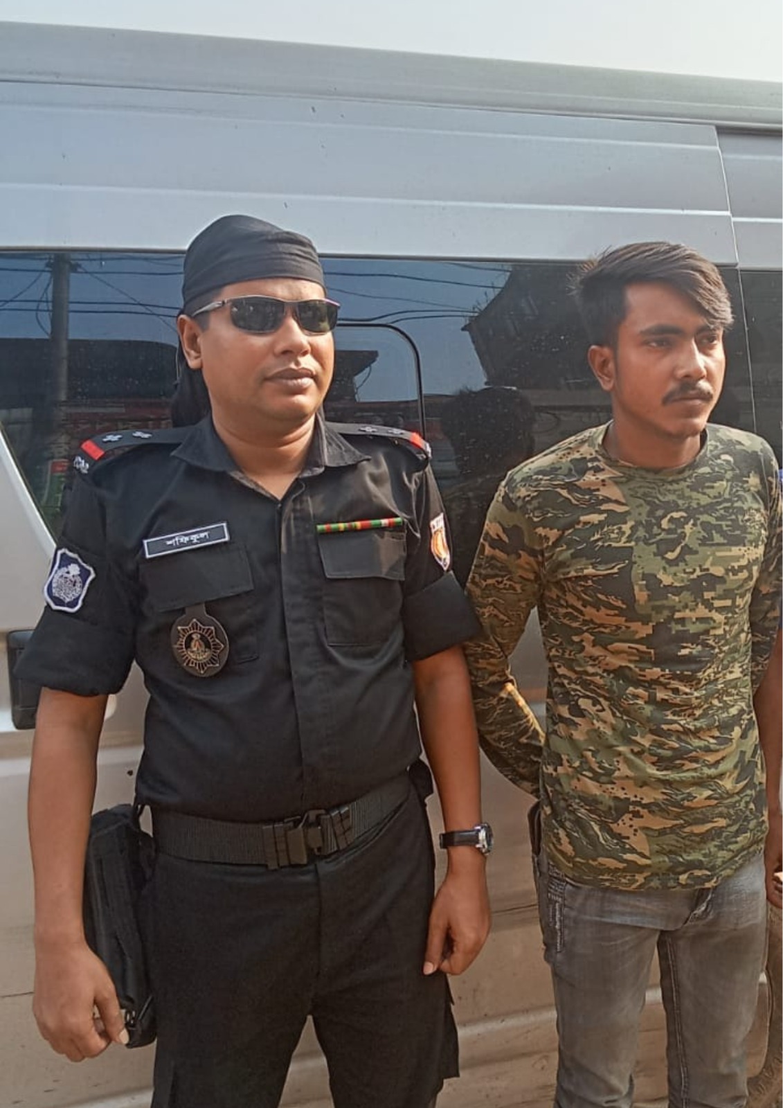 নৃশংসভাবে কুপিয়ে হত্যা মামলার প্রধান আসামি মোঃ নীরব’কে গ্রেফতার করেছে র্যাব-৩