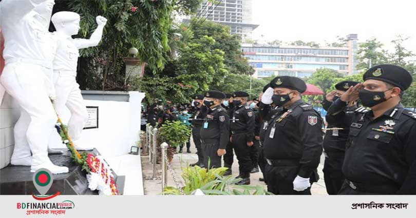 হলি আর্টিজান বেকারিতে নারকীয় হত্যাকাণ্ডে নিহতদের স্মরণ করেলন  র‍্যাব ডিজি